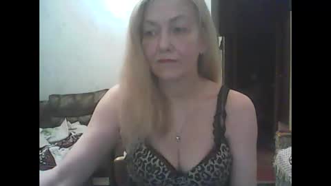 sweet4blonde609 online show from January 2, 6:37 pm