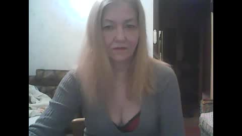 sweet4blonde609 online show from December 26, 3:42 am