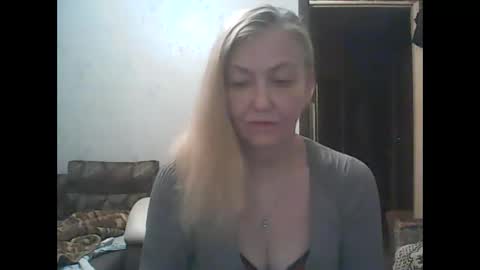 sweet4blonde67 online show from November 17, 2:22 am