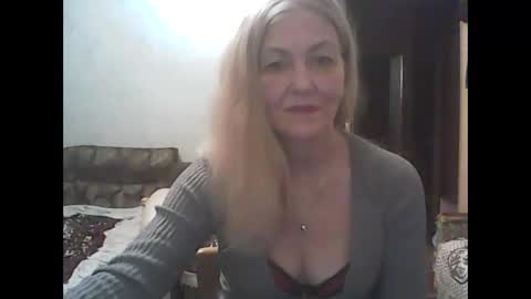 sweet4blonde67 online show from December 23, 8:36 pm