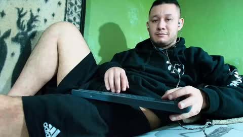 sweet_guy35 online show from December 23, 5:34 pm