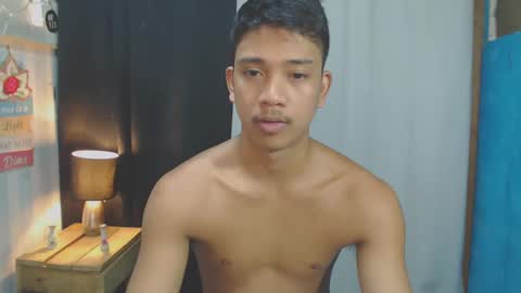 sweet_guyxx online show from November 22, 7:05 am