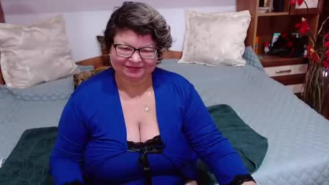 sweetestmilf4you online show from December 19, 11:18 am