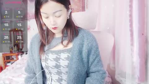 LiLi0906 online show from December 18, 1:01 am