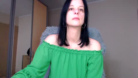 JenJenny online show from December 19, 8:58 am