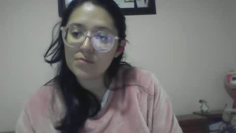 sweetyypeach online show from December 26, 3:53 am