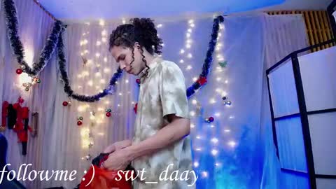 swt_day_ online show from December 12, 12:03 pm