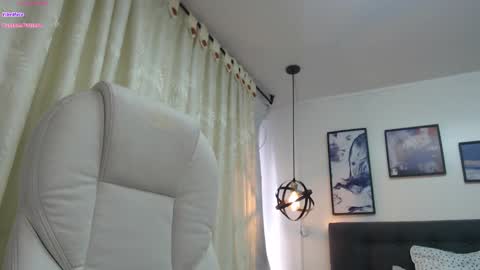 tania_goddess_ online show from December 30, 1:49 pm