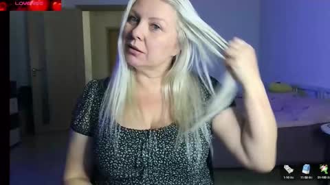 tashaa_x online show from November 24, 5:42 pm