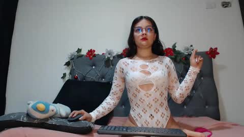 tatianaevans_ online show from January 2, 11:23 am