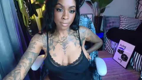 Tatted Queen online show from January 1, 11:19 pm