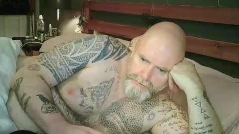 Tattooeddilf online show from November 20, 10:06 pm