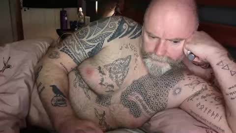 Tattooeddilf online show from December 31, 1:18 am