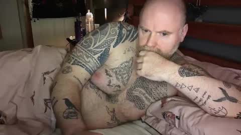 Tattooeddilf online show from December 25, 10:42 pm