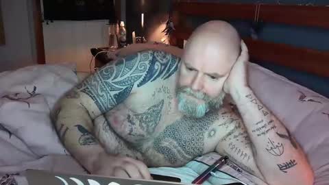 Tattooeddilf online show from November 29, 12:30 am