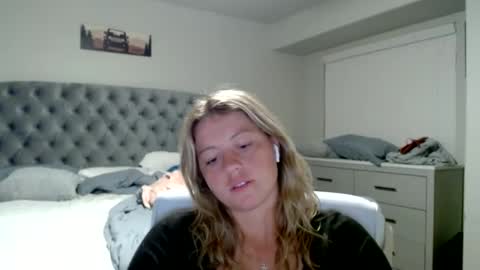 thatprettyblondegirl online show from November 16, 12:59 am