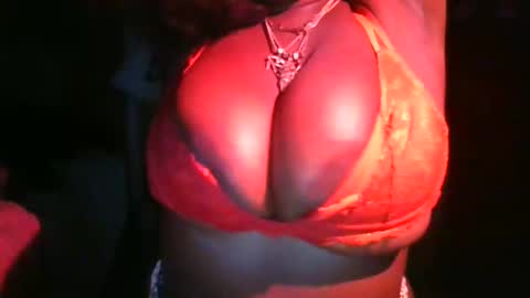 theebonybrownie online show from December 18, 6:05 am