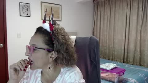 Sensual woman online show from December 14, 4:28 am