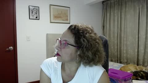 Sensual woman online show from November 27, 2:38 am