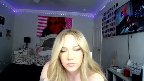 theyluvlexi035 online show from January 13, 7:27 am