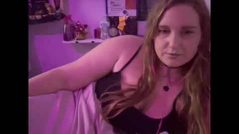 thickgingergoddess online show from December 13, 1:42 am