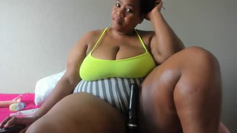 thickleeyanax online show from November 20, 7:07 am