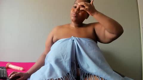 thickleeyanax online show from December 21, 7:05 am