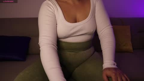 tinytina95 online show from December 10, 12:08 am