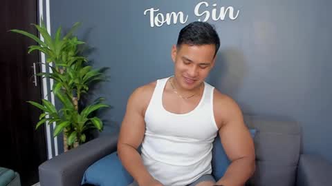 Tom Sin online show from November 12, 8:54 pm