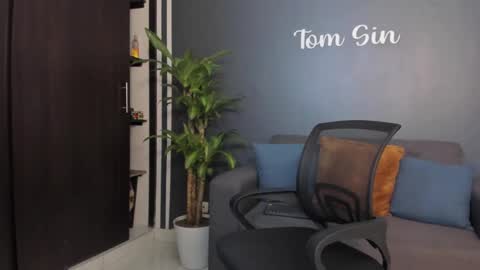 Tom Sin online show from December 27, 5:01 pm