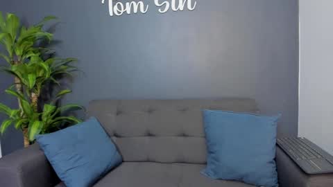 Tom Sin online show from November 27, 7:51 pm