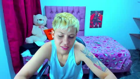 tomboygirl69 online show from December 19, 4:17 am