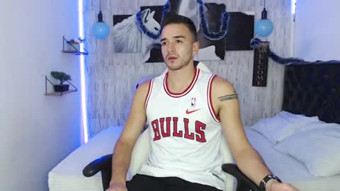 tommycash_777 online show from December 4, 6:55 pm