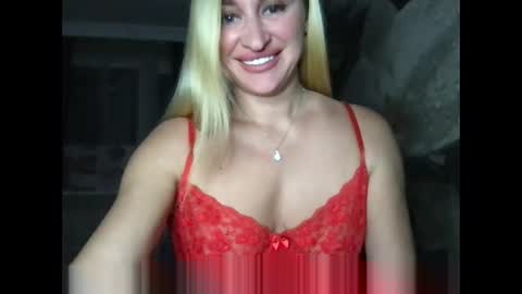 tosyna07555 online show from November 26, 9:47 pm