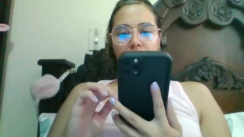 triana_bell online show from January 18, 3:38 pm