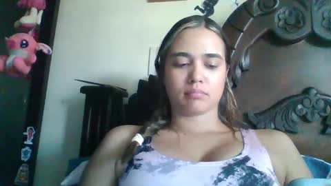 triana_bell online show from December 4, 6:23 pm