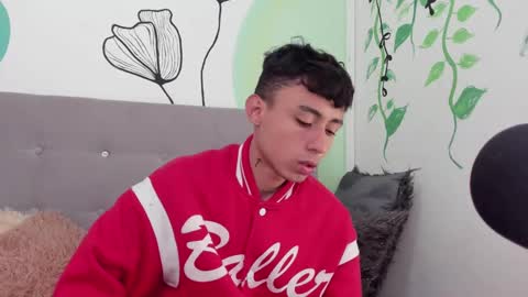 twink_kort online show from December 11, 1:01 pm