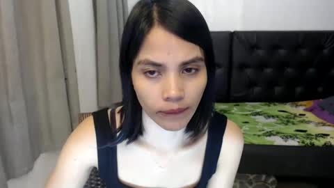 shyasianif you llike me please follow  you and be nice online show from January 10, 4:43 am