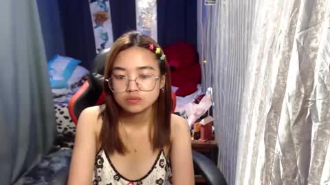 urlovelychinita online show from January 3, 1:46 am