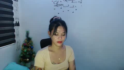 hi im kim online show from December 13, 2:47 am