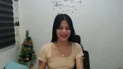 hi im kim online show from December 12, 2:32 pm