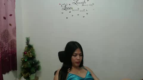 hi im kim online show from December 4, 2:56 pm