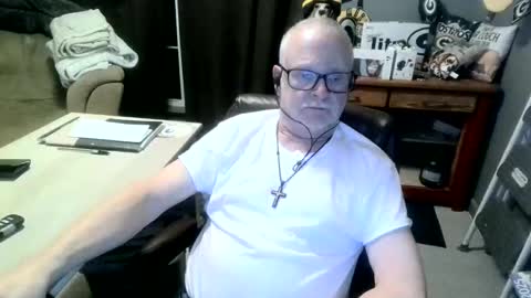 Indiana dad online show from December 29, 11:04 pm