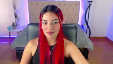 valeria_ramirez_ online show from January 8, 1:18 pm