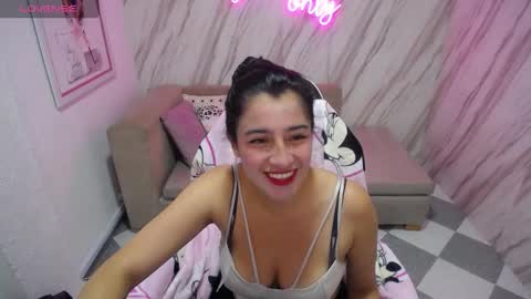 valerie_b online show from November 11, 3:13 am