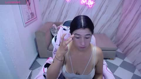 valerie_b online show from November 14, 8:15 pm