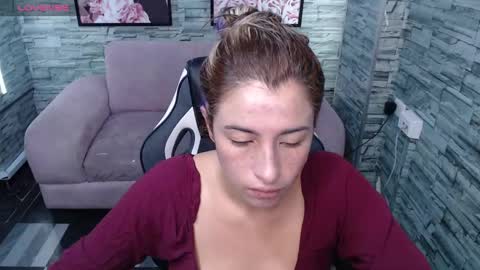 valerie_b online show from December 19, 12:46 pm