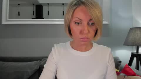 valeriehughs online show from December 8, 2:59 pm