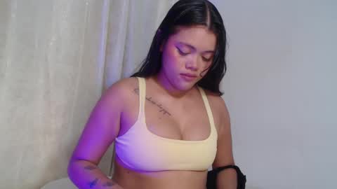 vane_gaviria_ online show from January 11, 9:12 pm