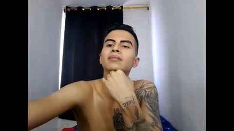 velk_hot1 online show from December 26, 8:28 pm